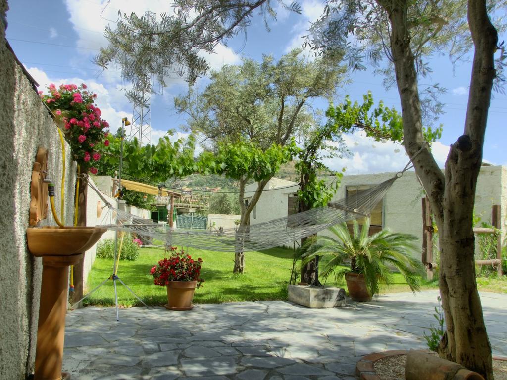 Casa Vacanze Borgo Borghese SantʼAlessio Siculo Exterior foto